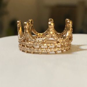 Golden crown ring set